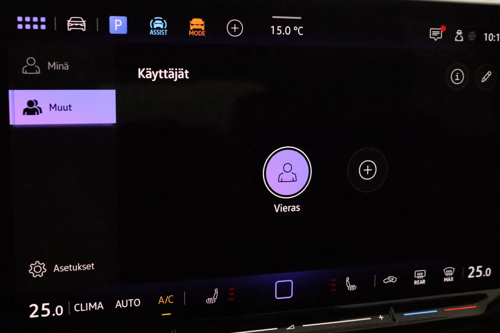 VOLKSWAGEN Tiguan ZPE-235 carousel image