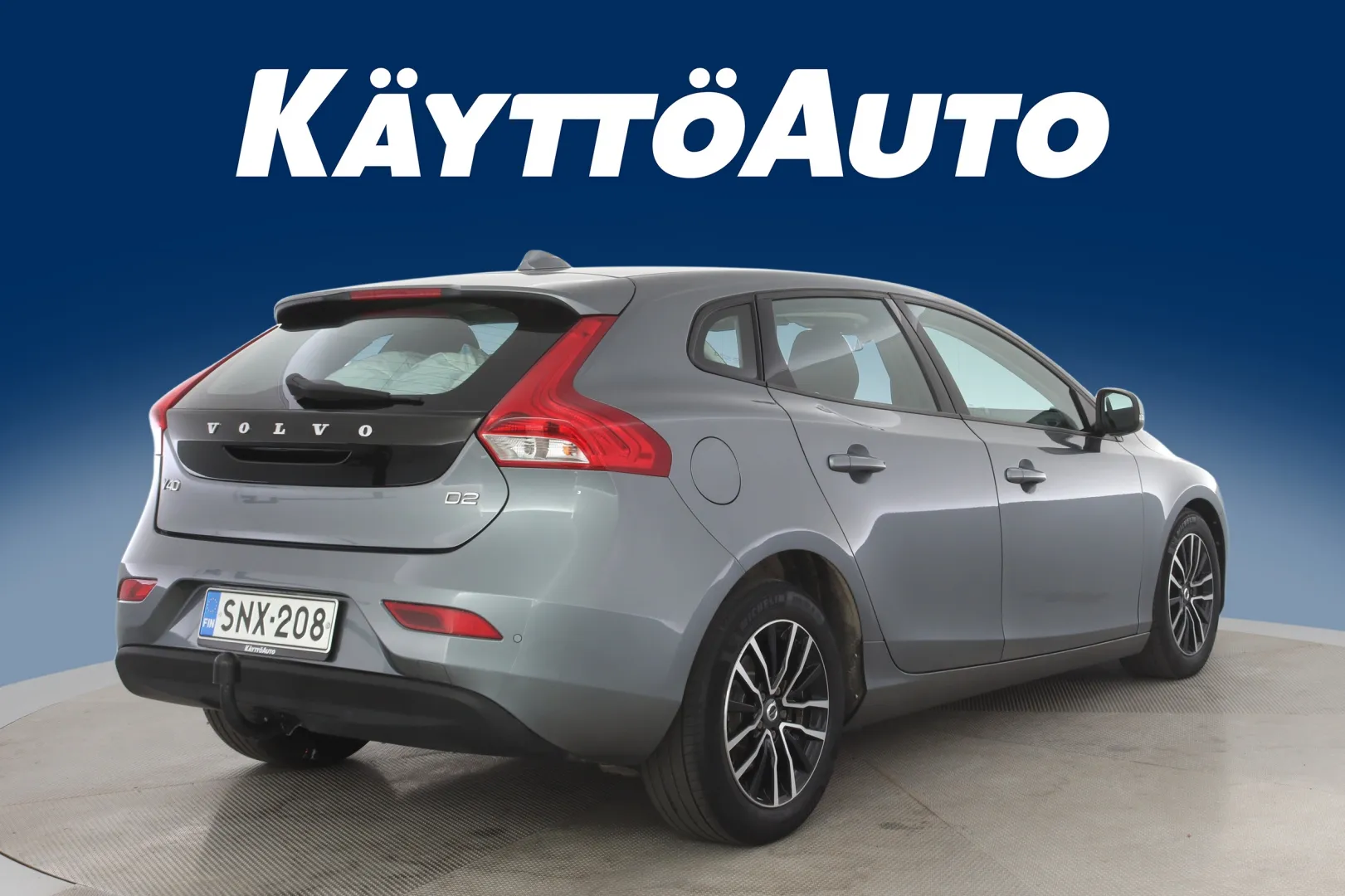 VOLVO V40 SNX-208 carousel image
