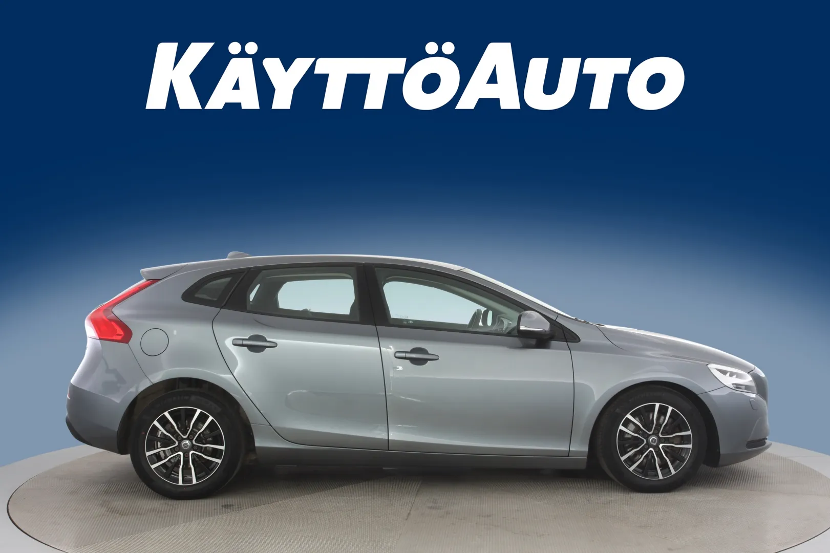 VOLVO V40 SNX-208 carousel image