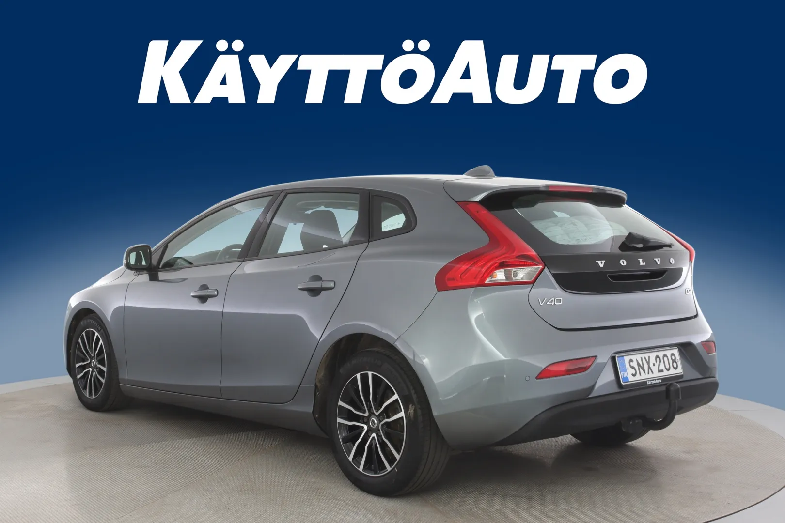 VOLVO V40 SNX-208 carousel image