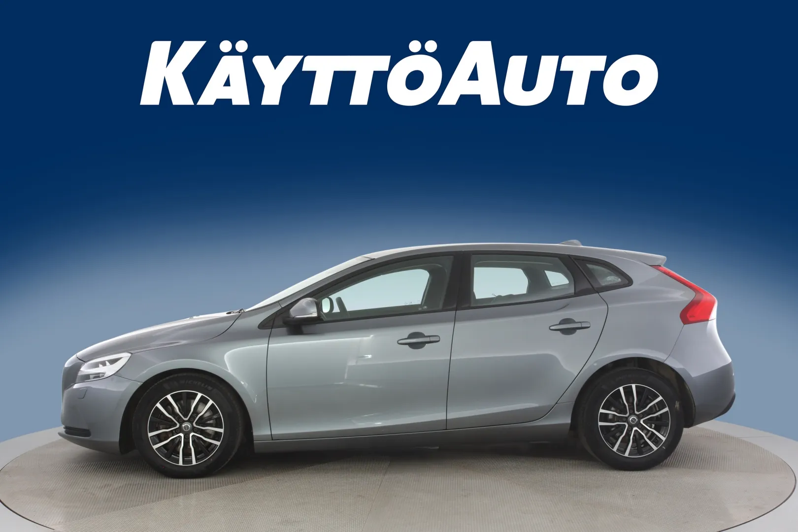 VOLVO V40 SNX-208 carousel image
