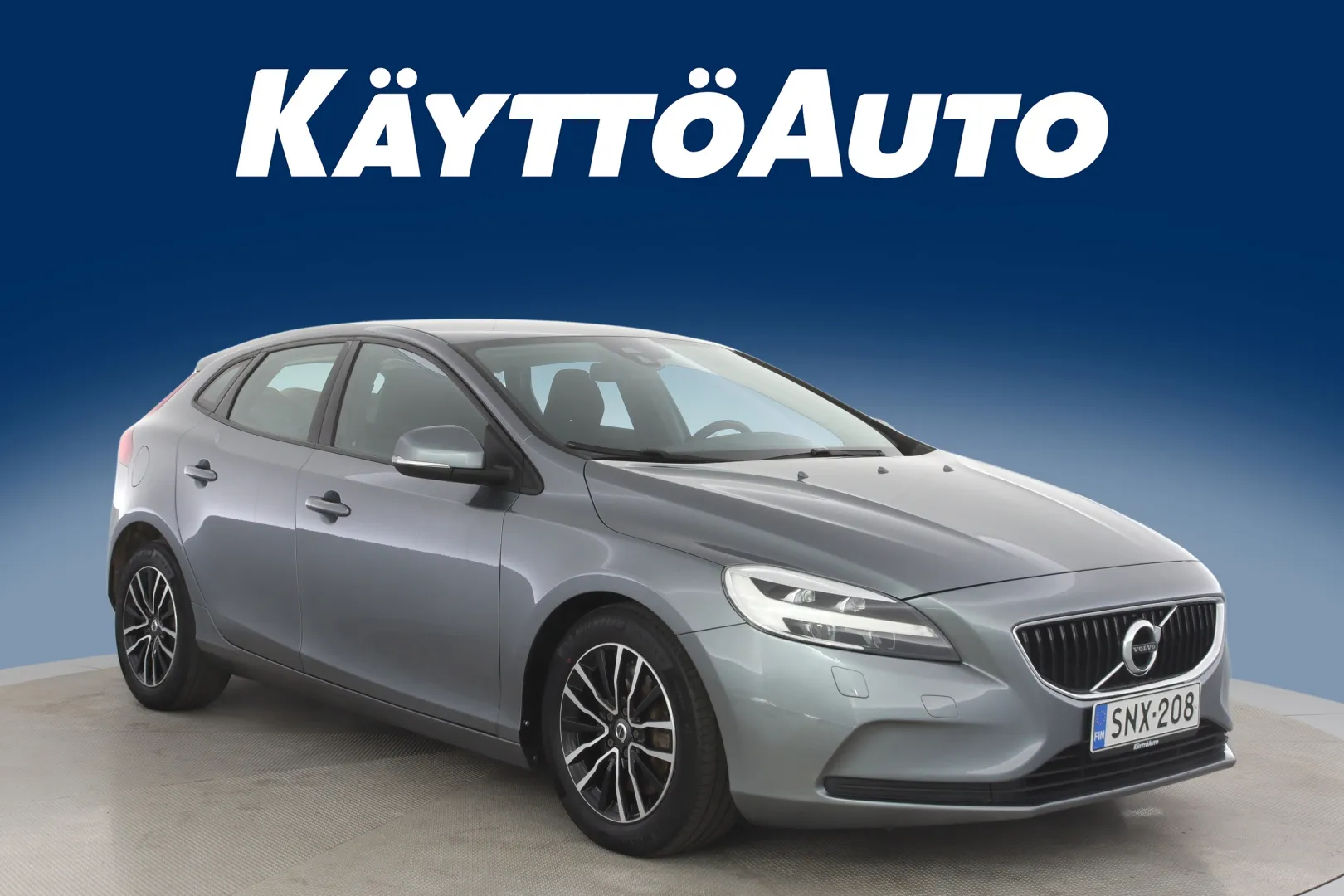 VOLVO V40 SNX-208 carousel image