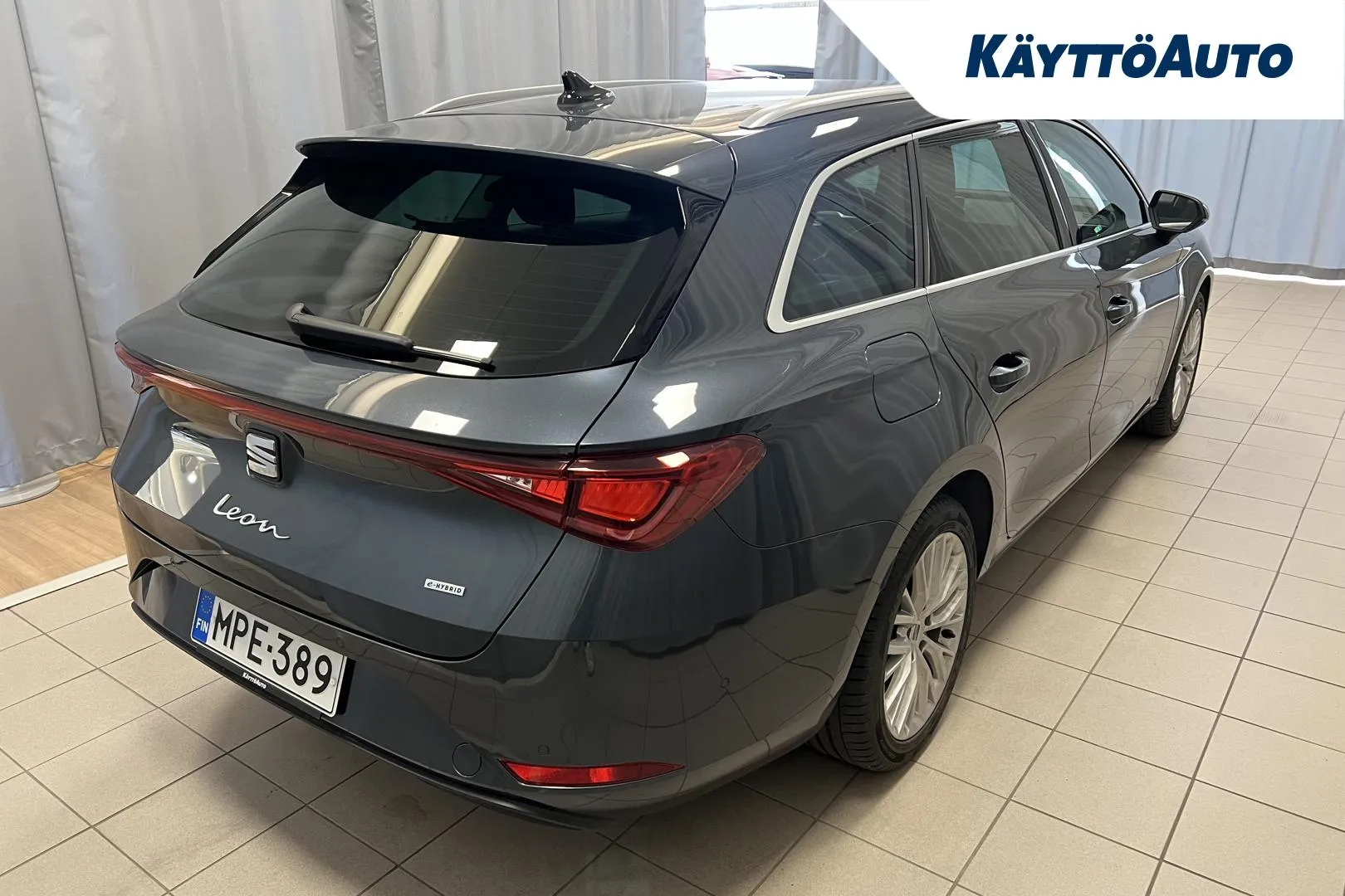SEAT Leon Sportstourer MPE-389 carousel image