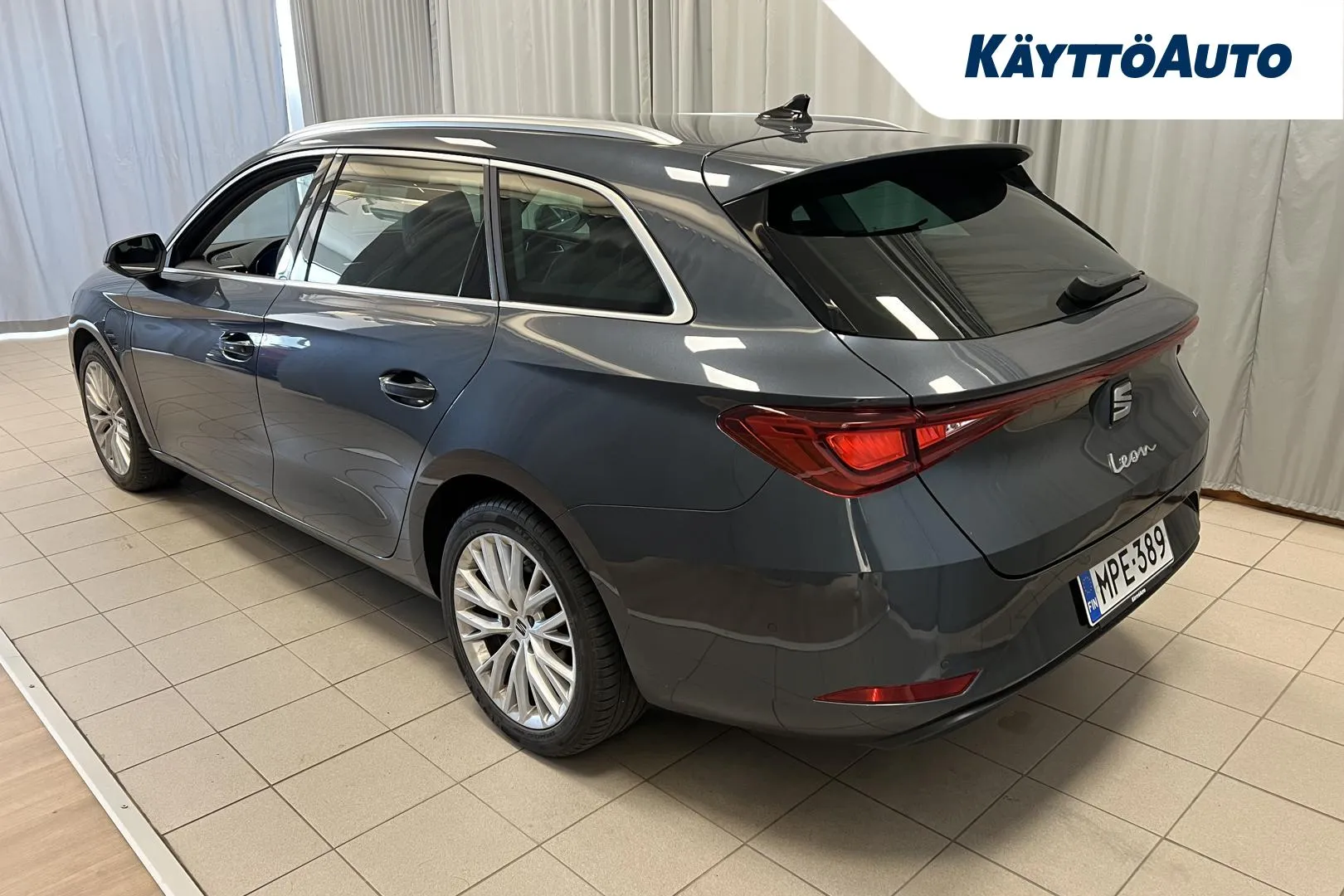 SEAT Leon Sportstourer MPE-389 carousel image