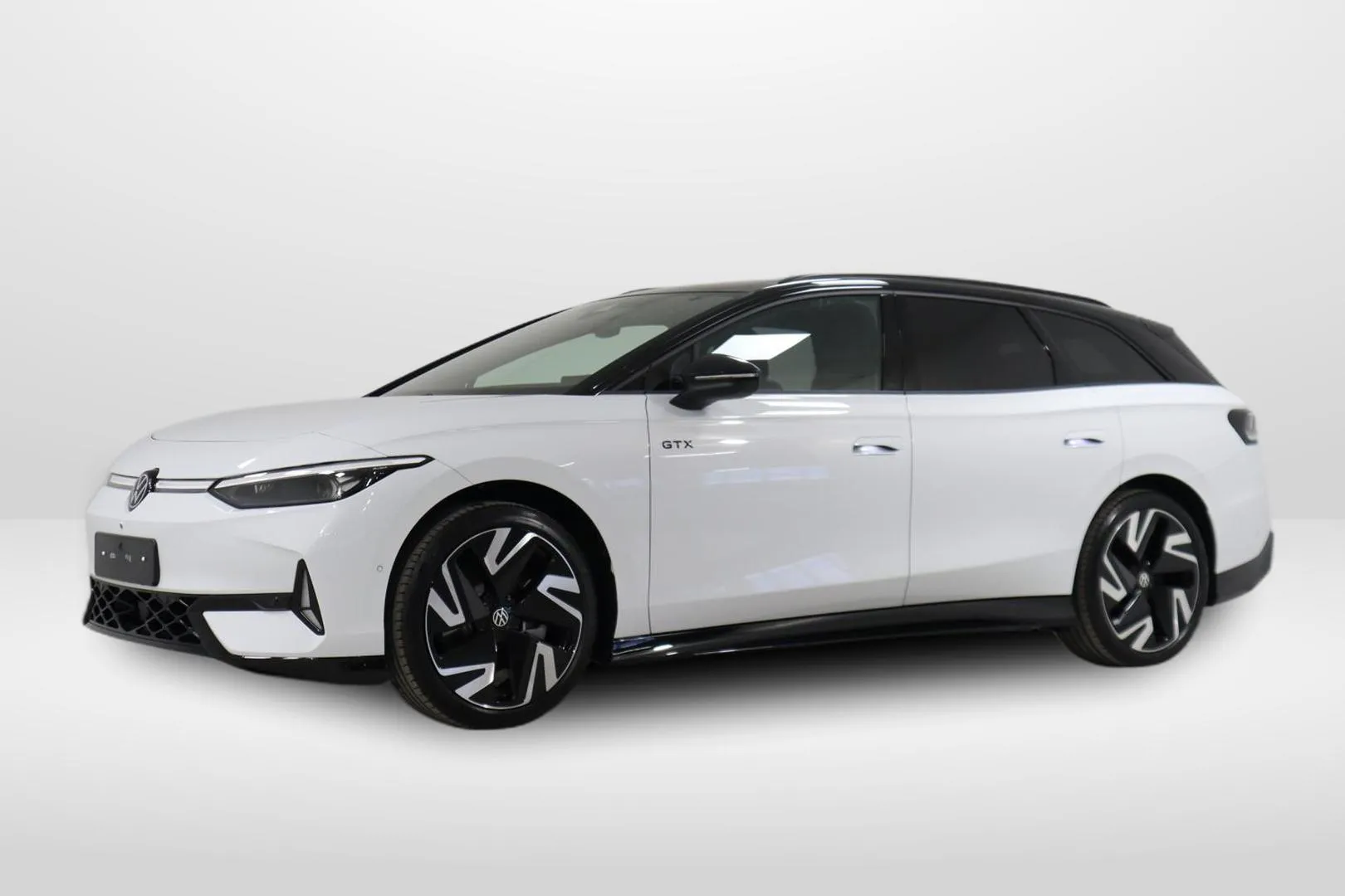 Volkswagen ID.7 EVJ-449 carousel image