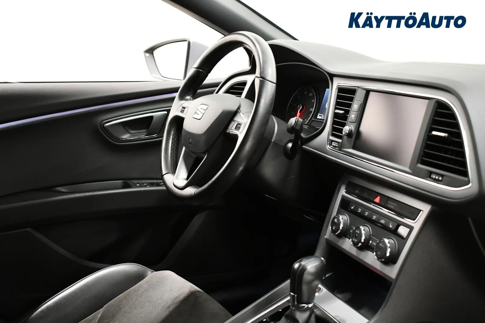 SEAT Leon ZMX-284 carousel image