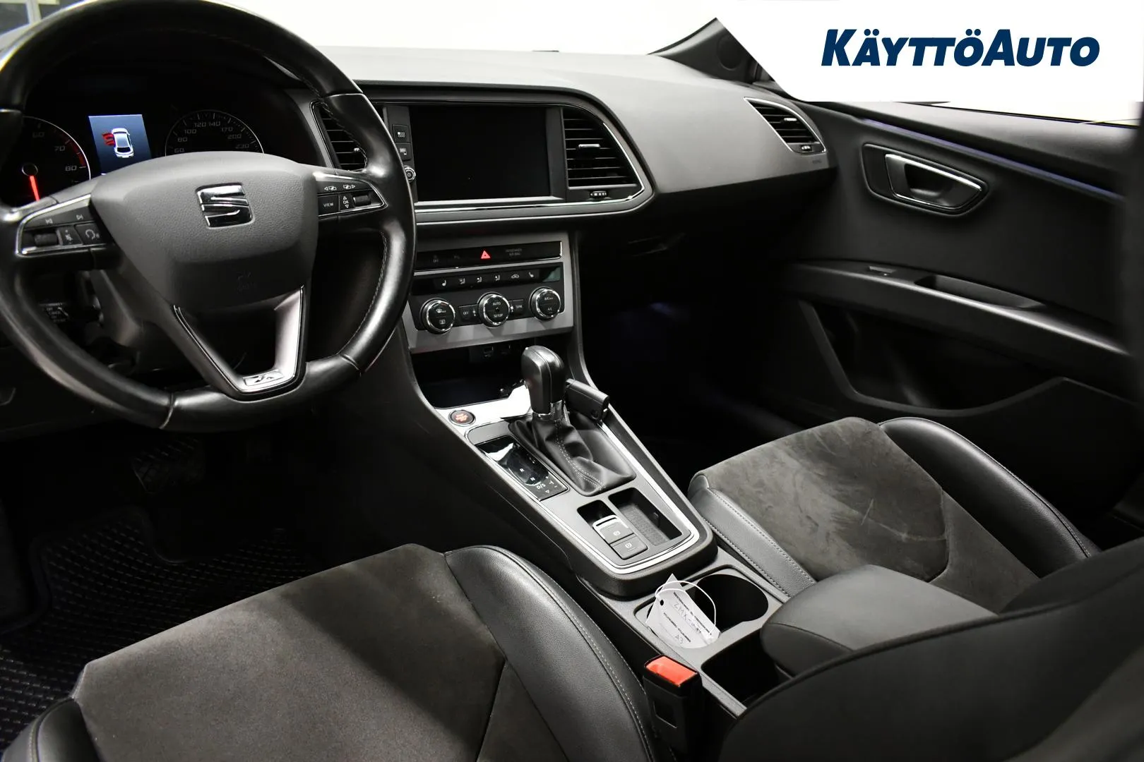 SEAT Leon ZMX-284 carousel image