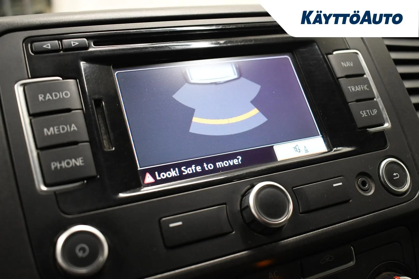 VOLKSWAGEN Transporter FKM-648 carousel image