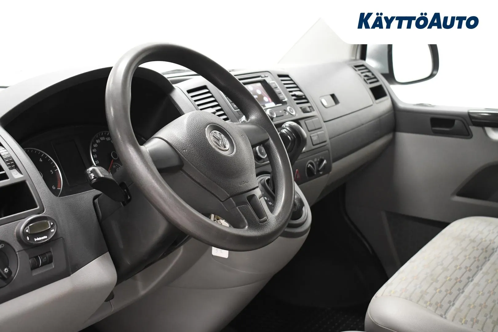 VOLKSWAGEN Transporter FKM-648 carousel image