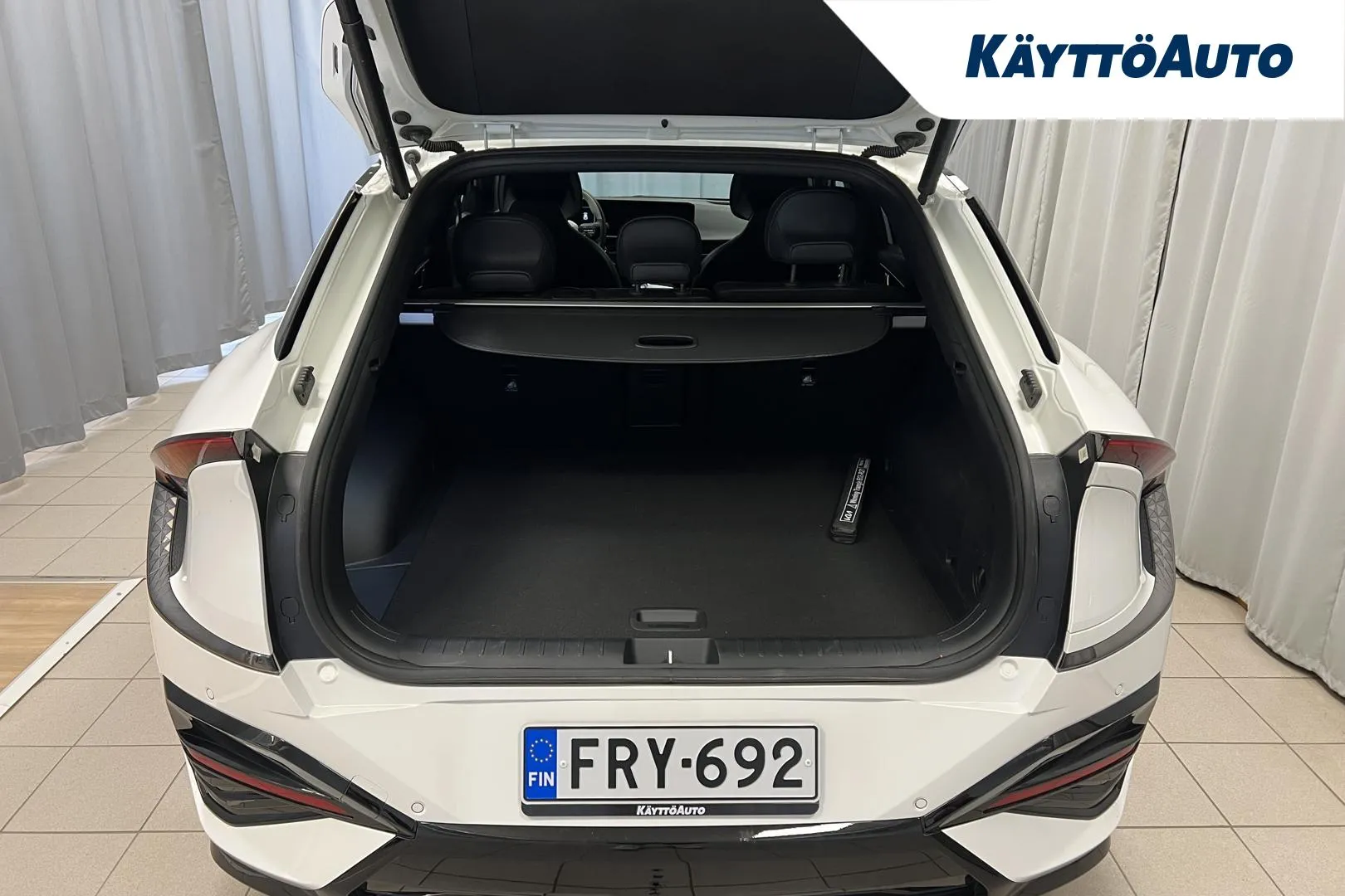 Kia EV6 FRY-692 carousel image