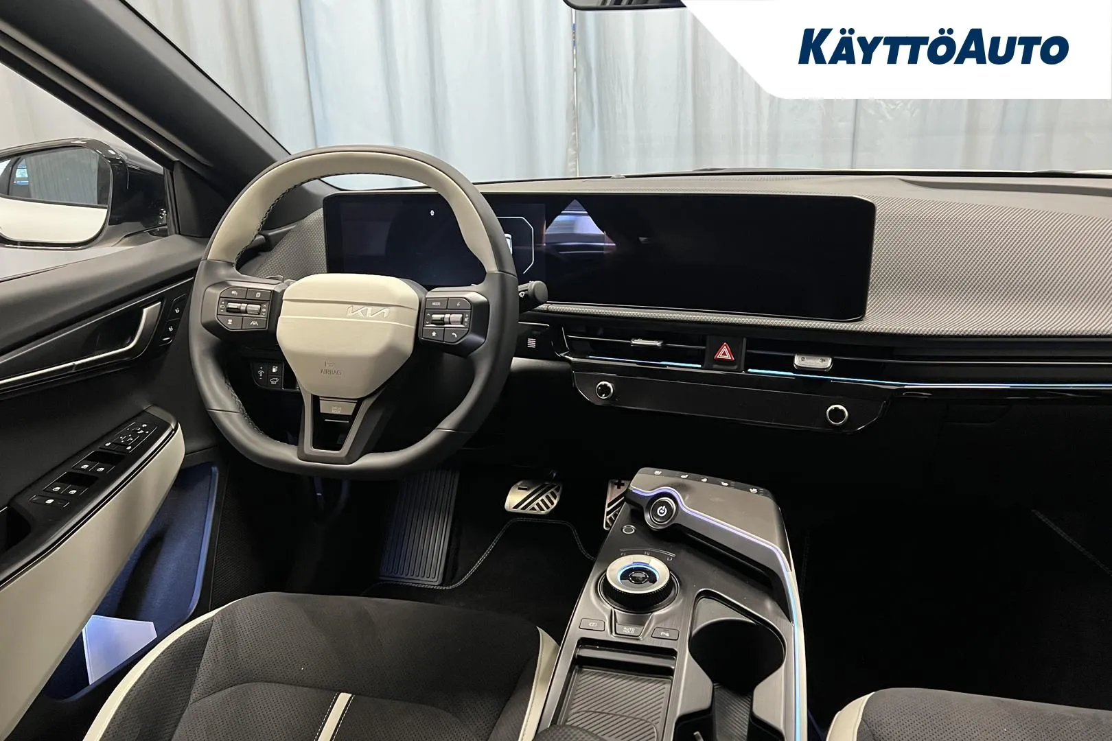 Kia EV6 FRY-692 carousel image