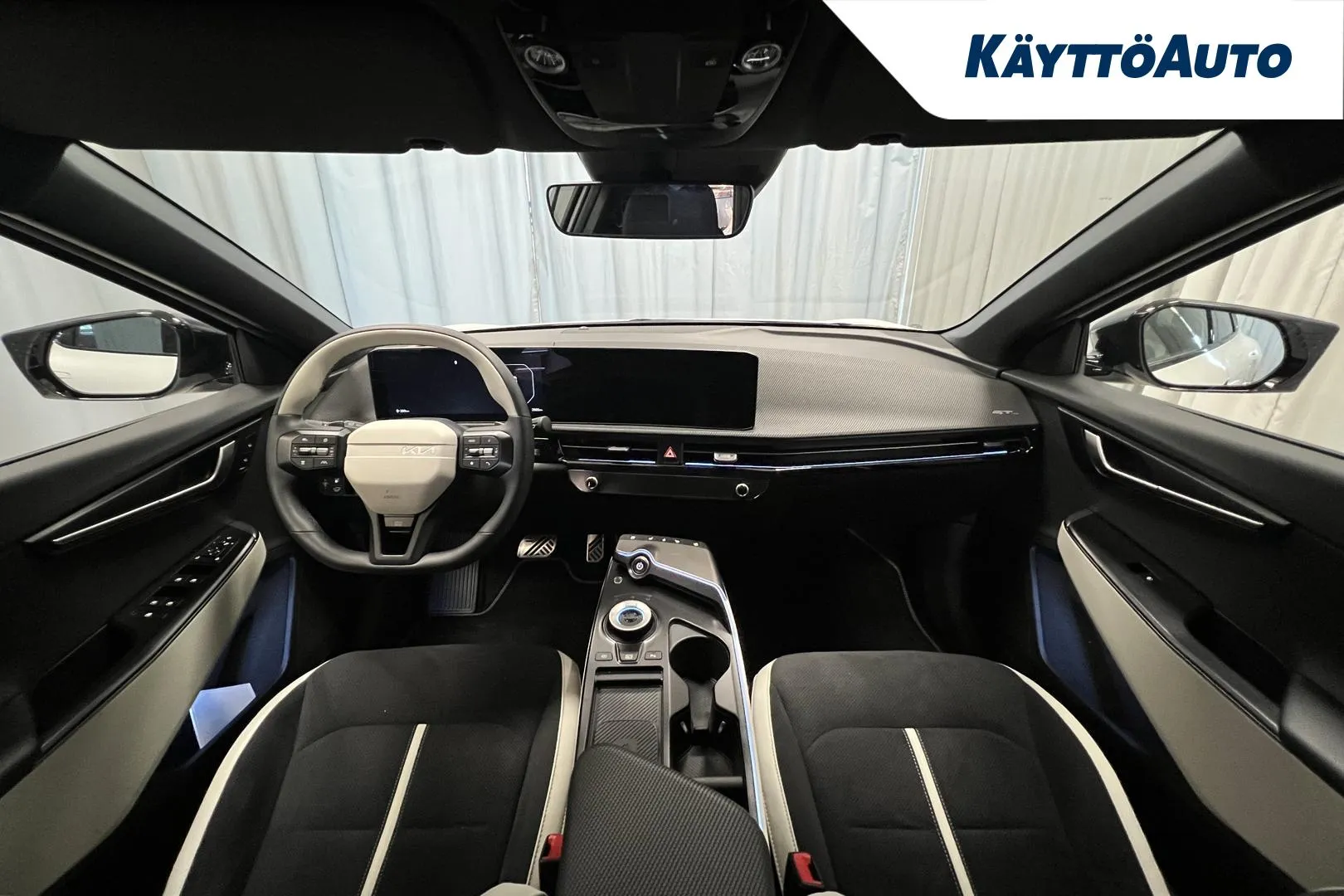 Kia EV6 FRY-692 carousel image