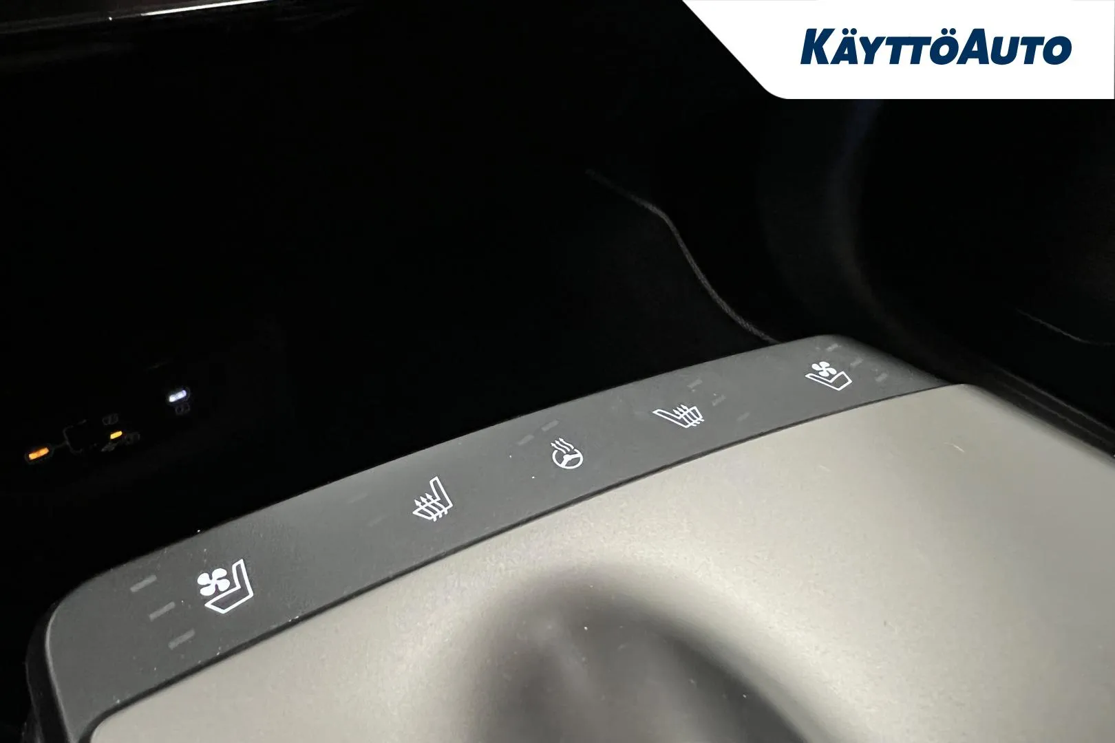 Kia EV6 FRY-692 carousel image