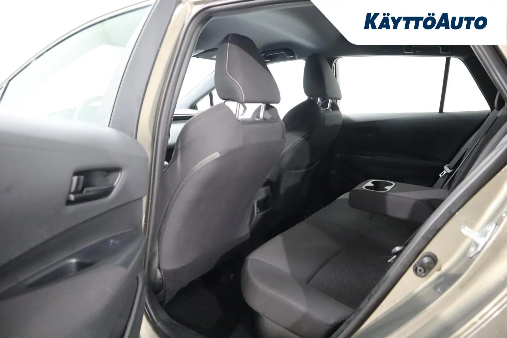 Toyota Corolla NMP-599 carousel image