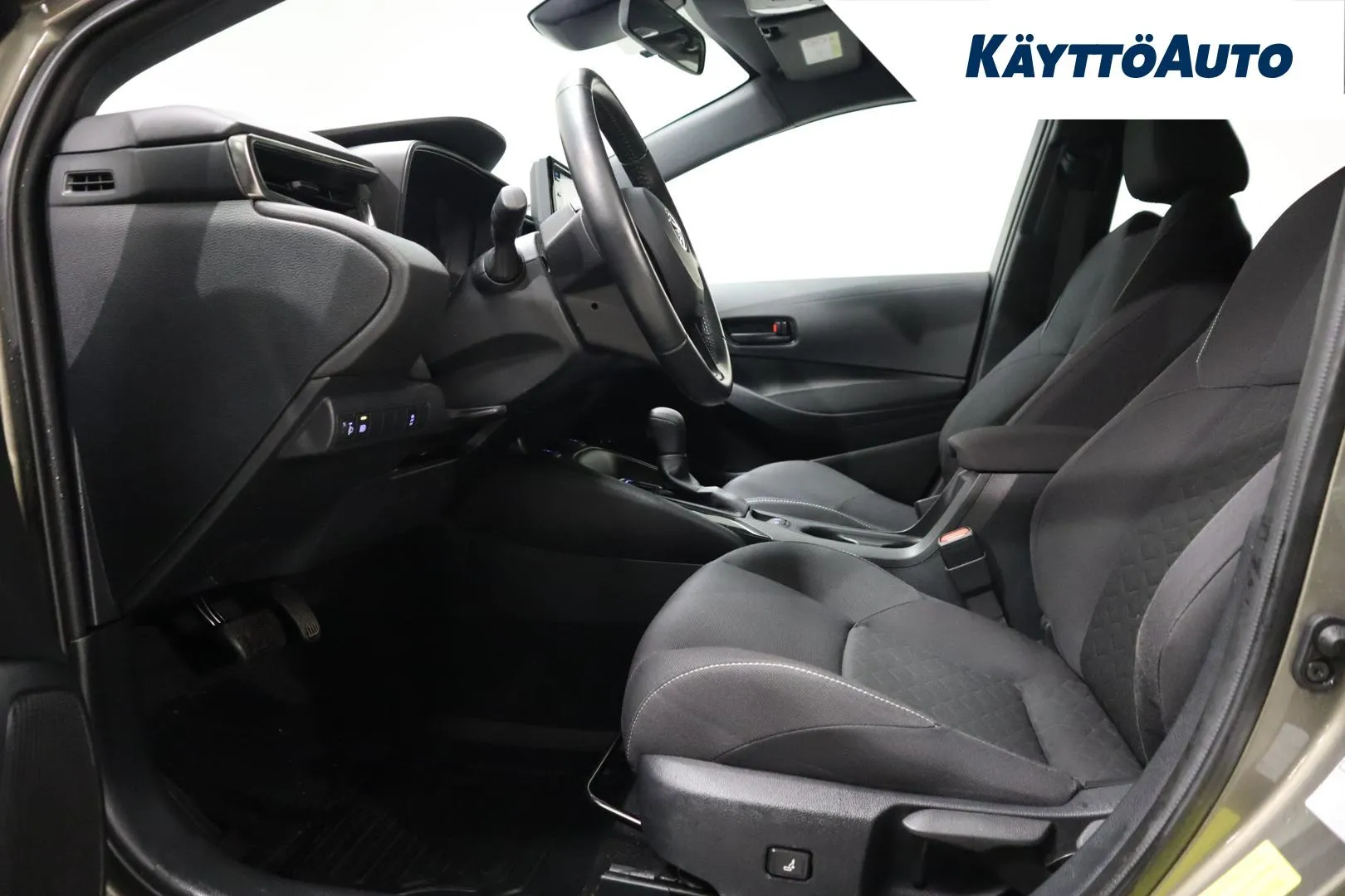 Toyota Corolla NMP-599 carousel image