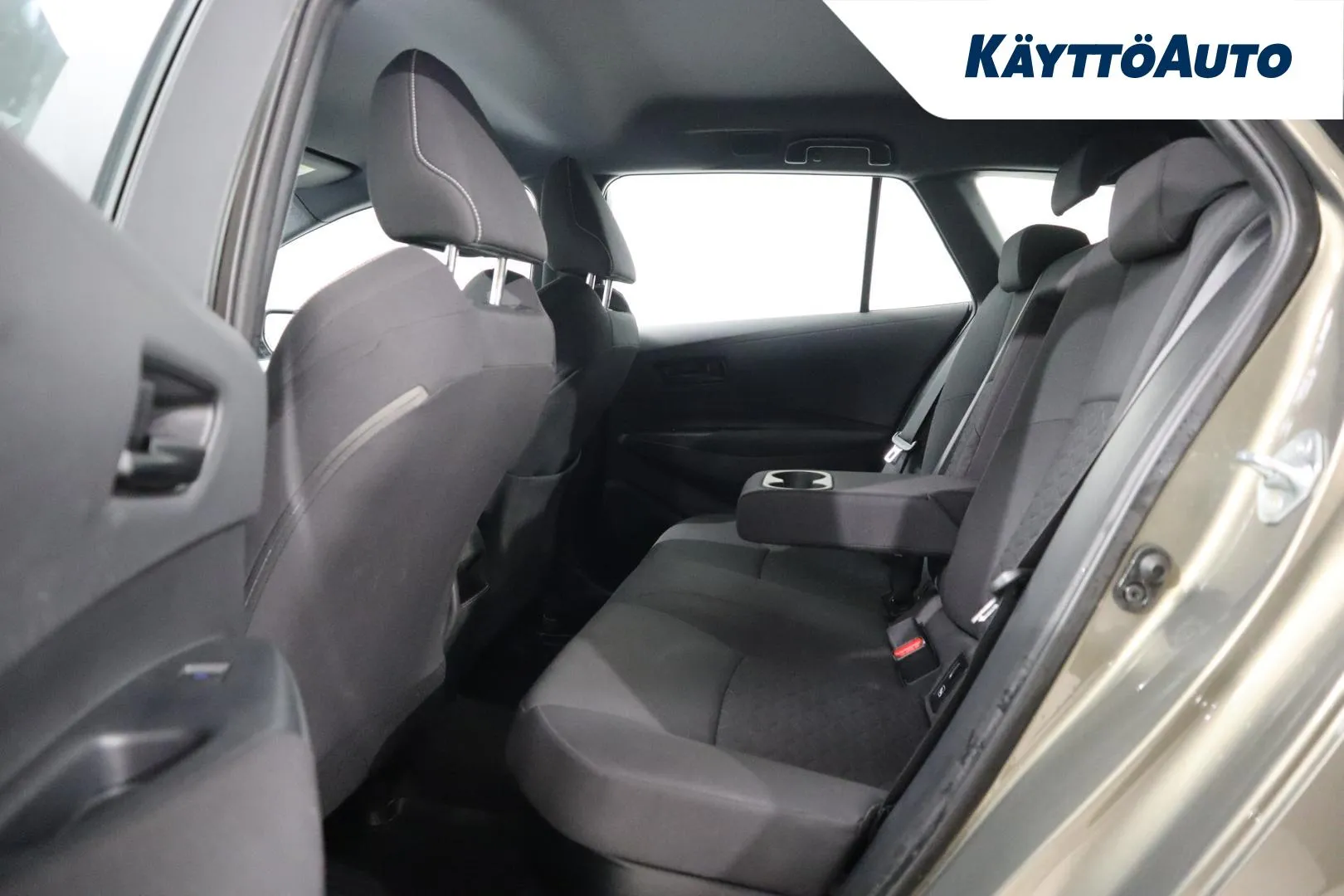 Toyota Corolla NMP-599 carousel image