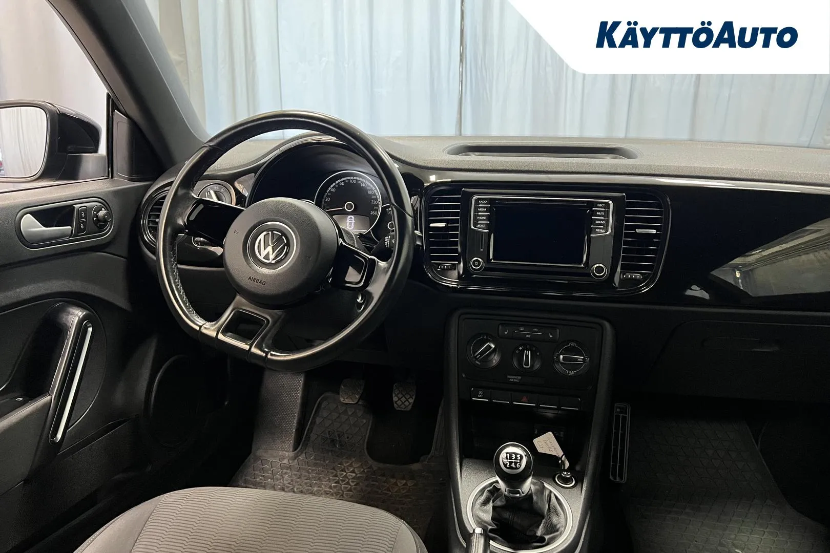 VOLKSWAGEN Beetle CJY-363 carousel image