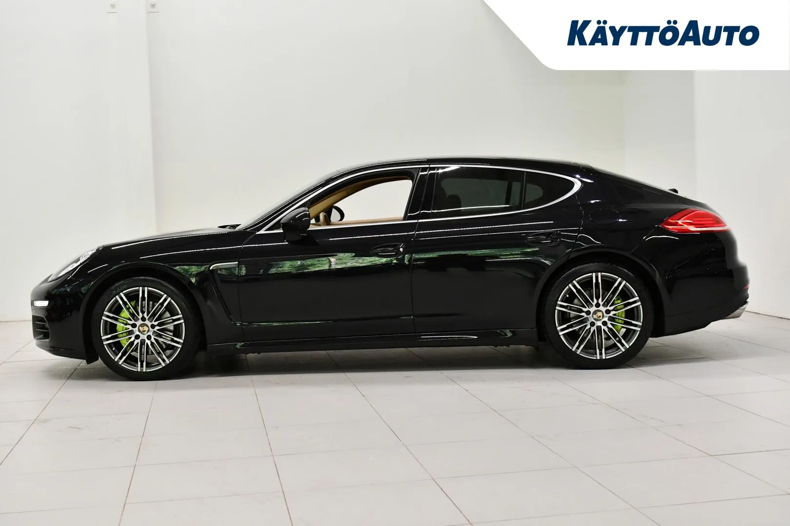 PORSCHE Panamera YIO-288 carousel image