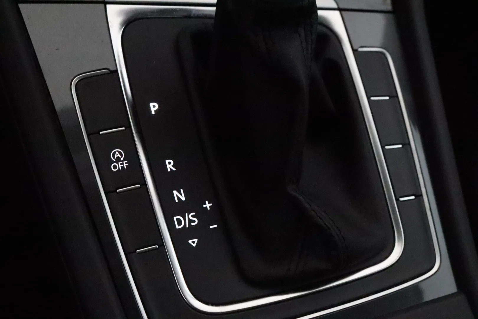 VOLKSWAGEN Golf CRC-964 carousel image