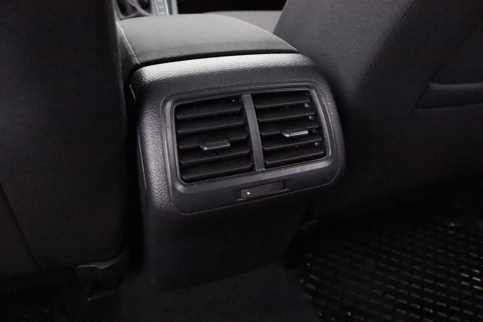 VOLKSWAGEN Golf CRC-964 carousel image