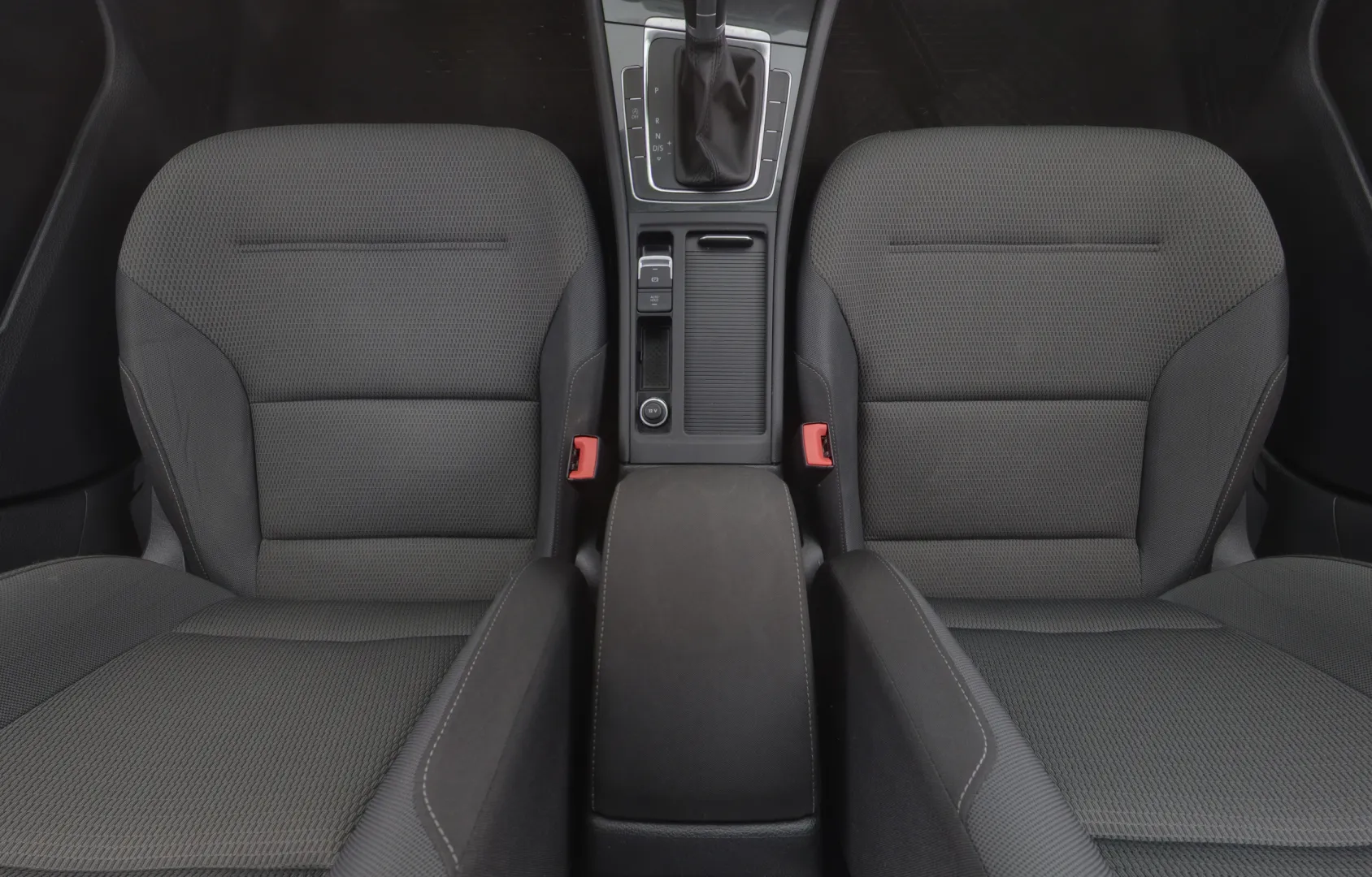 VOLKSWAGEN Golf CRC-964 carousel image