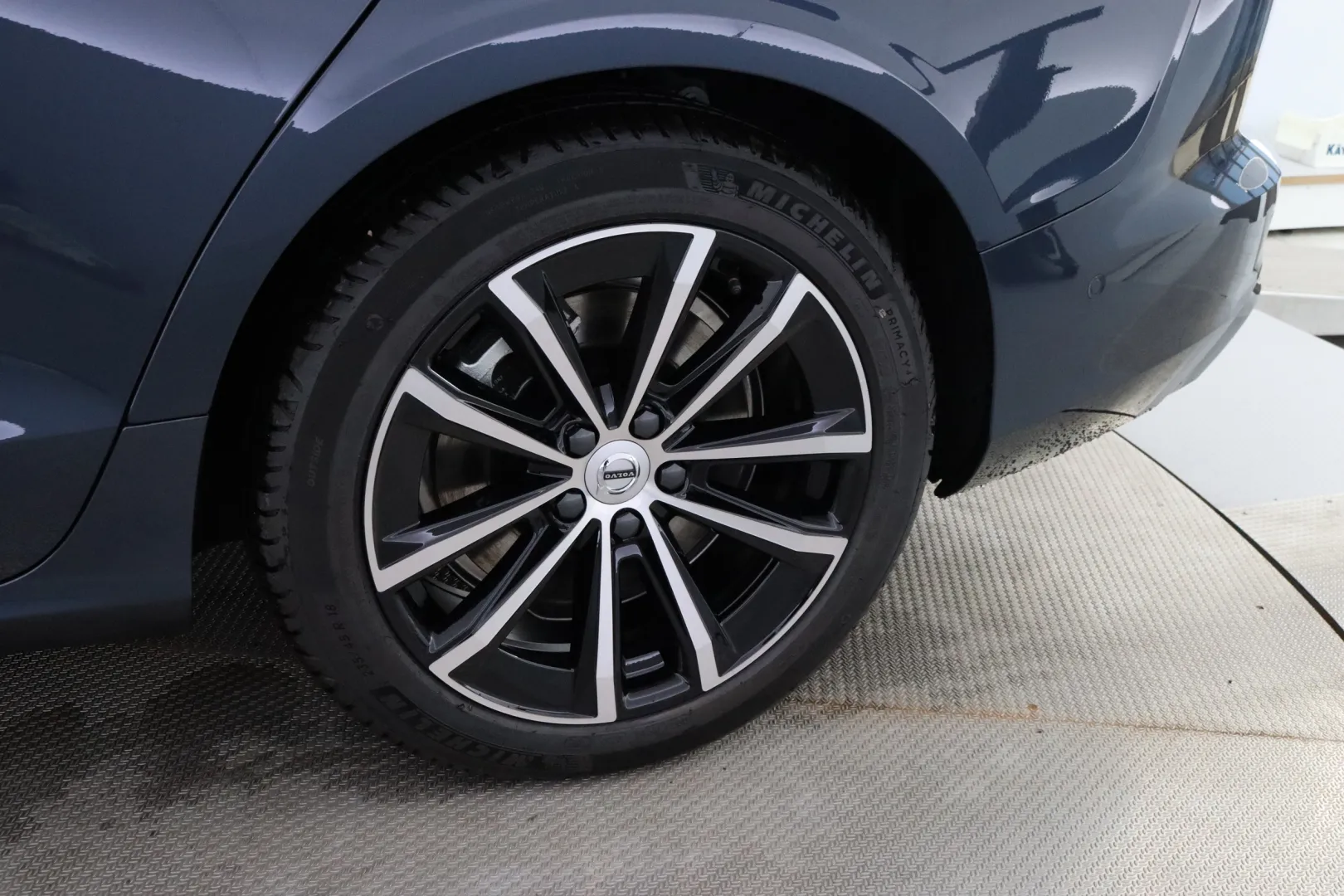 VOLVO V60 GRF-960 carousel image