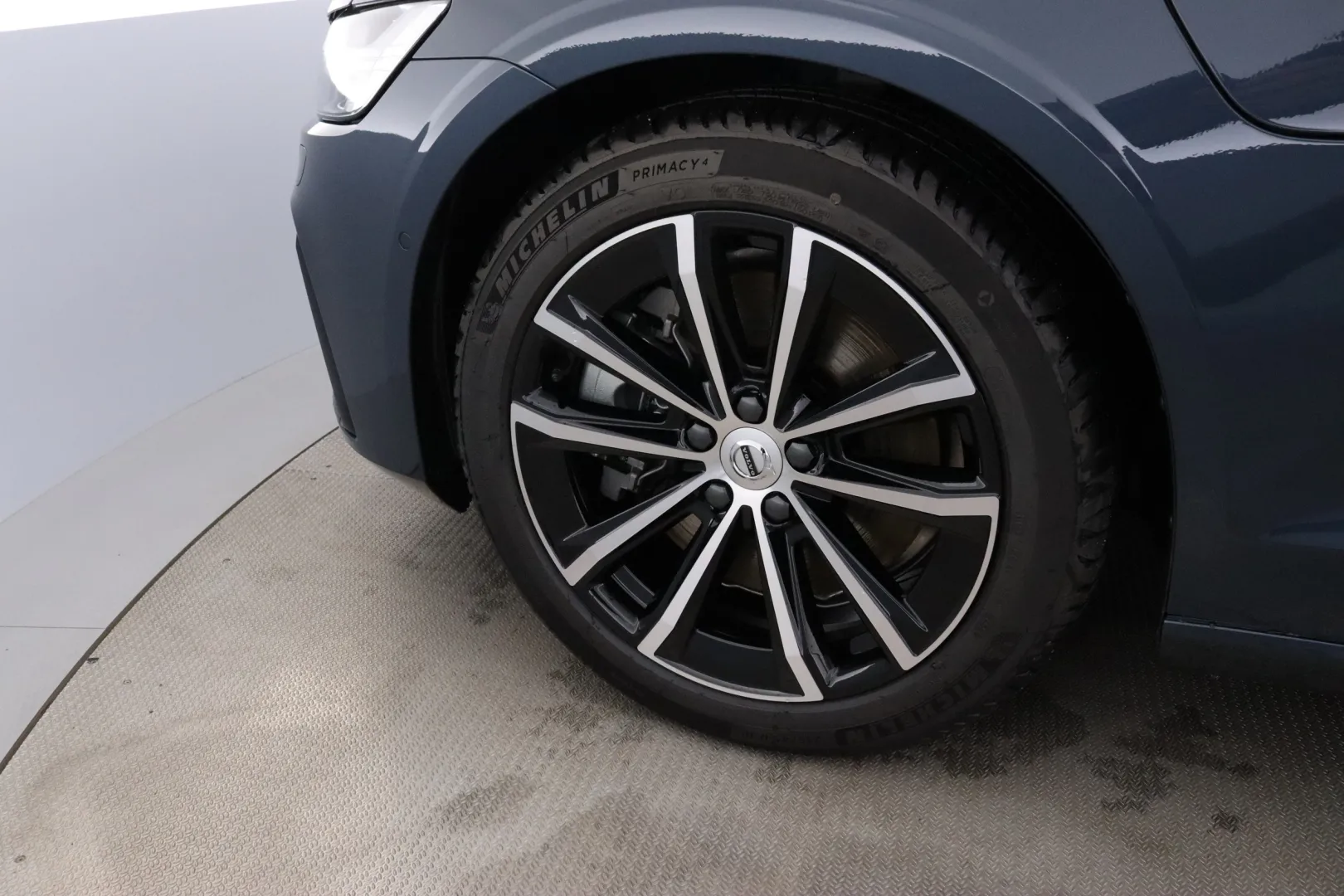 VOLVO V60 GRF-960 carousel image