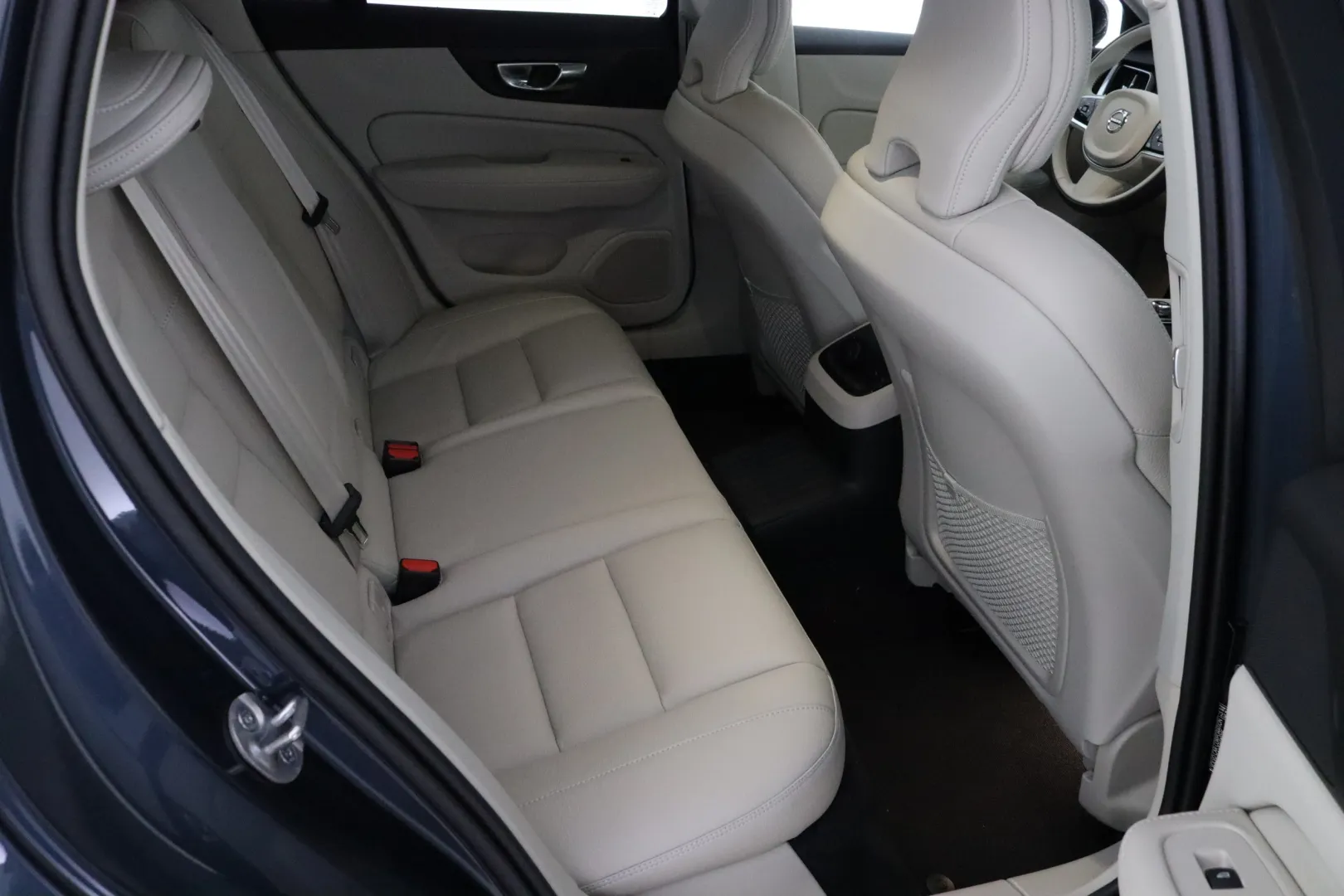 VOLVO V60 GRF-960 carousel image