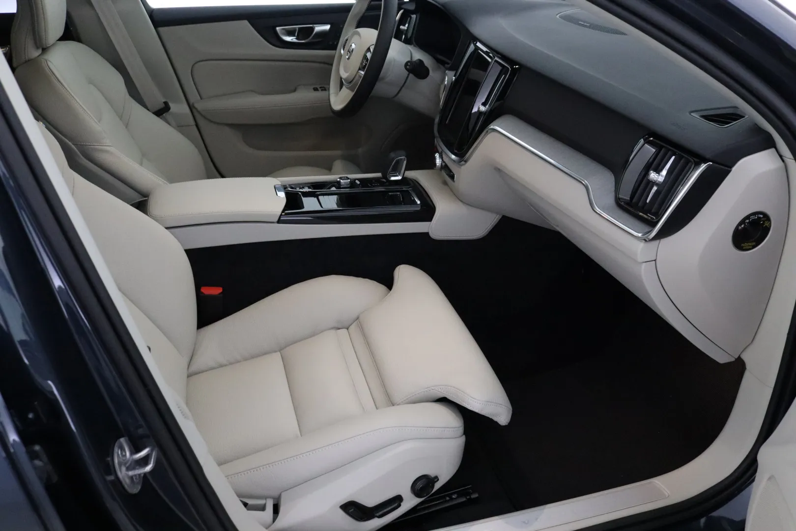 VOLVO V60 GRF-960 carousel image