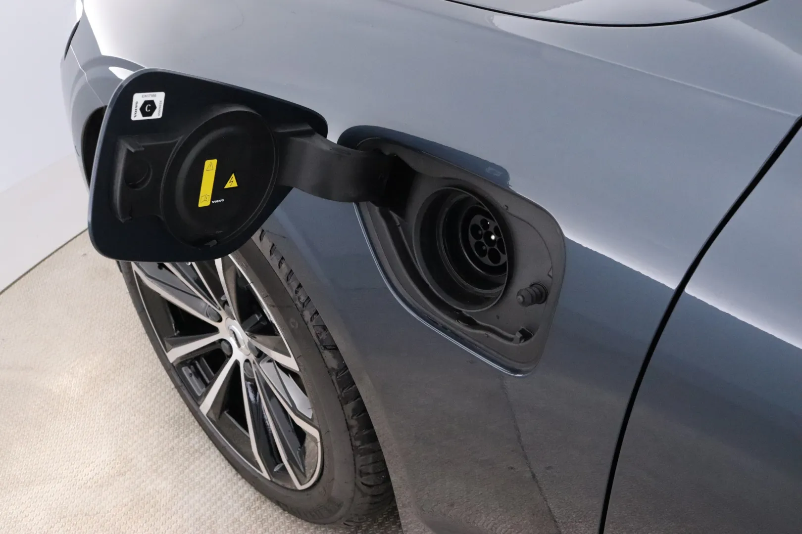 VOLVO V60 GRF-960 carousel image