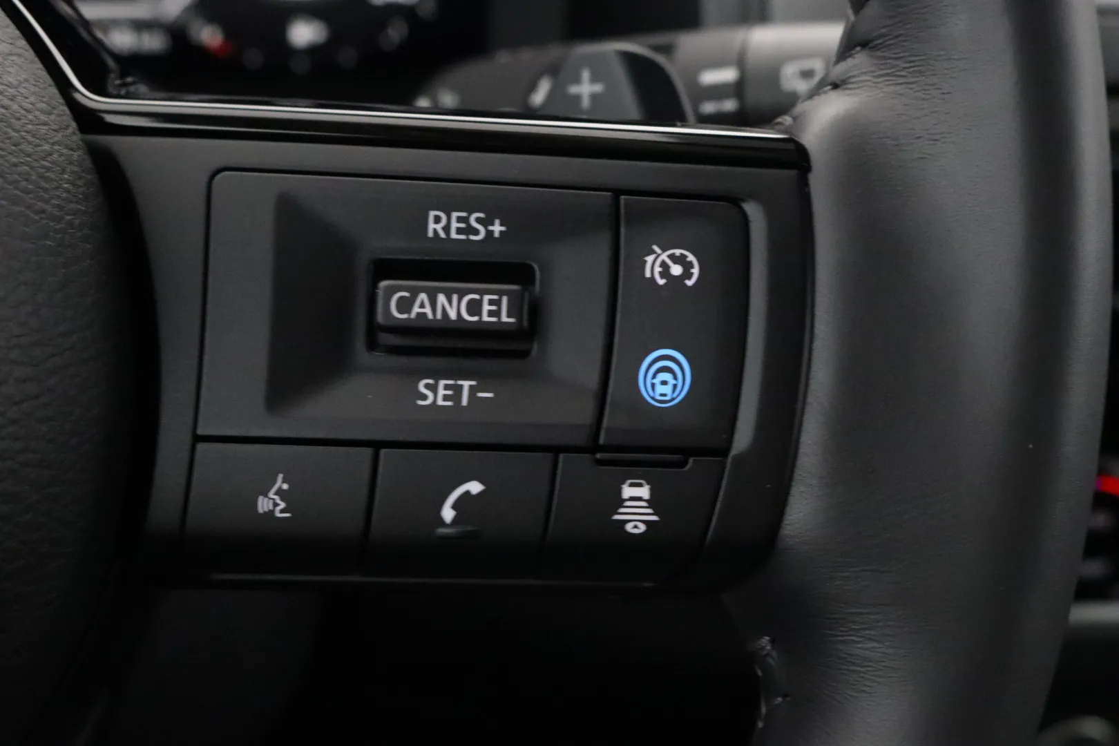 Nissan Qashqai RXE-849 carousel image