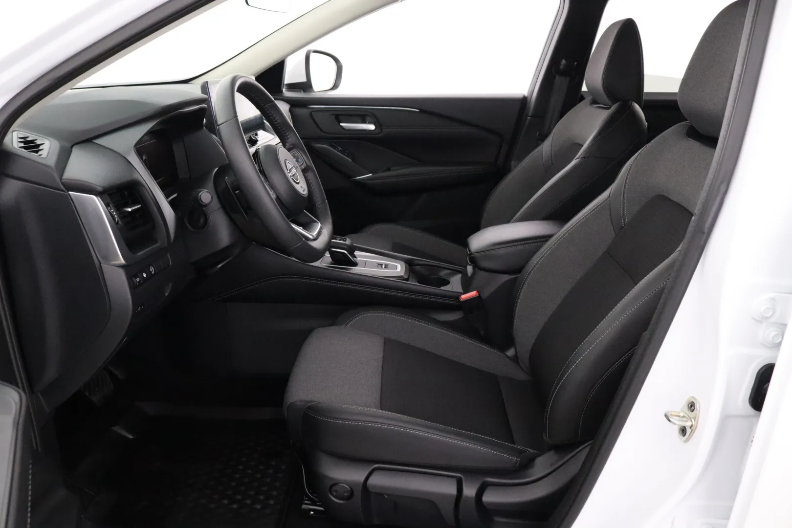 Nissan Qashqai RXE-849 carousel image