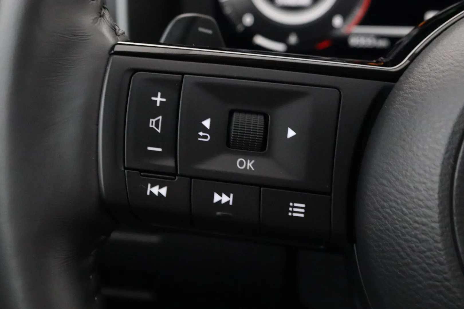 Nissan Qashqai RXE-849 carousel image