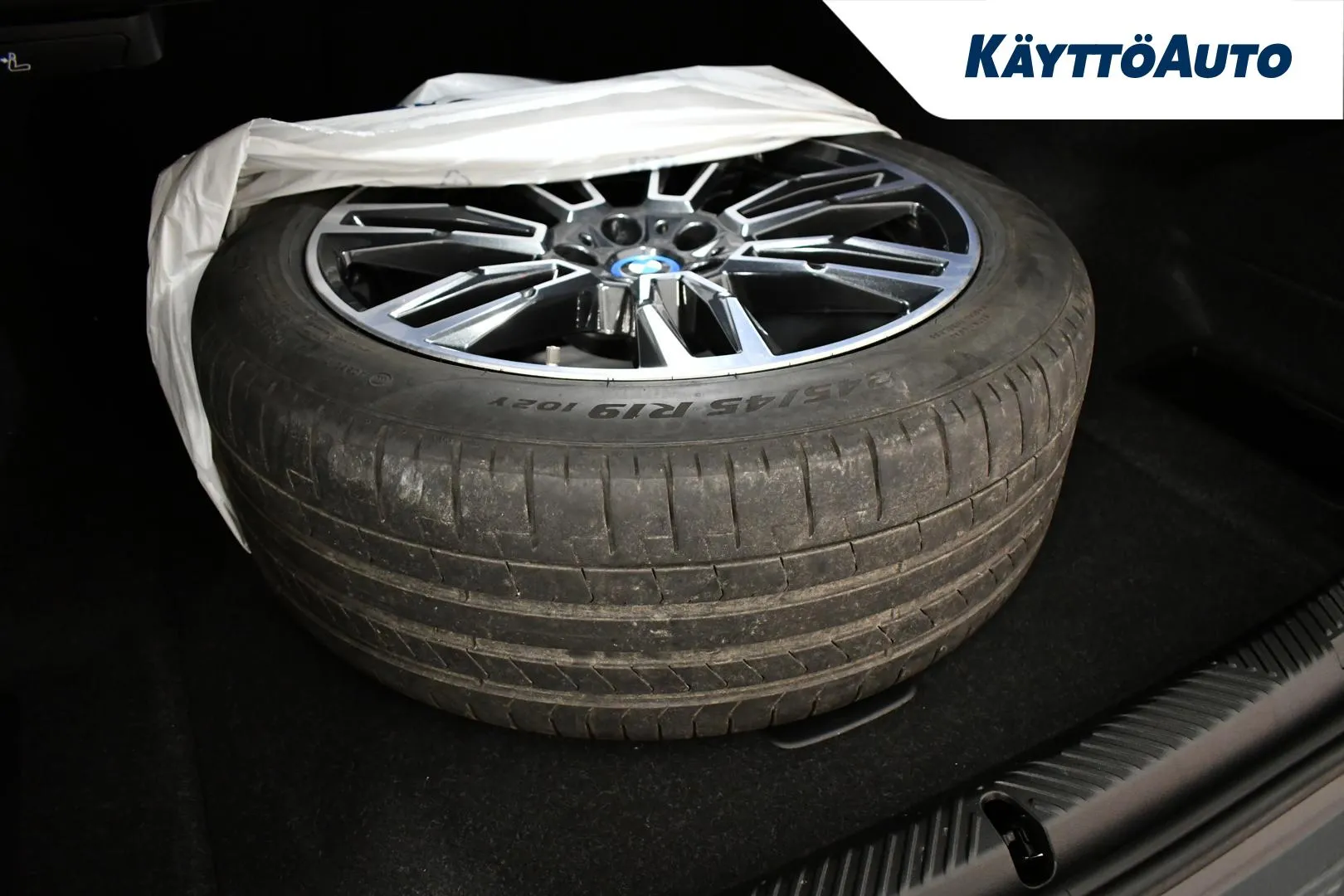 BMW i5 GRE-920 carousel image