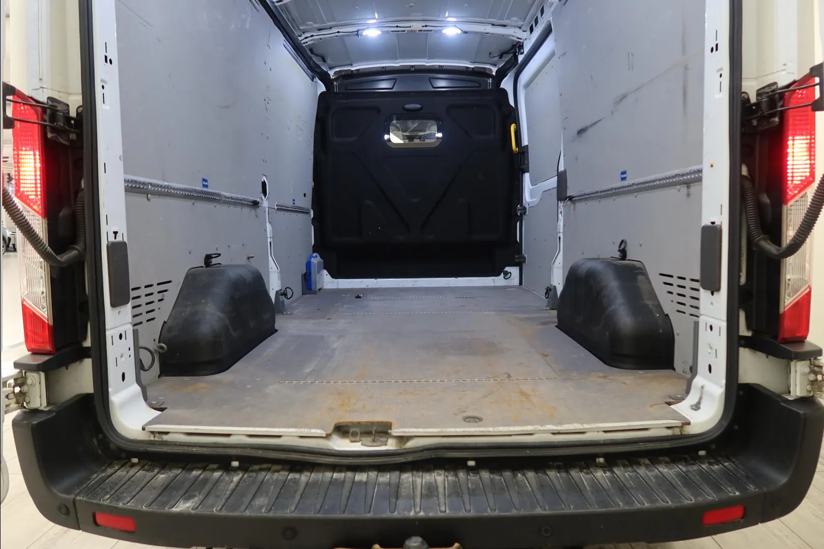 FORD Transit YKO-291 carousel image