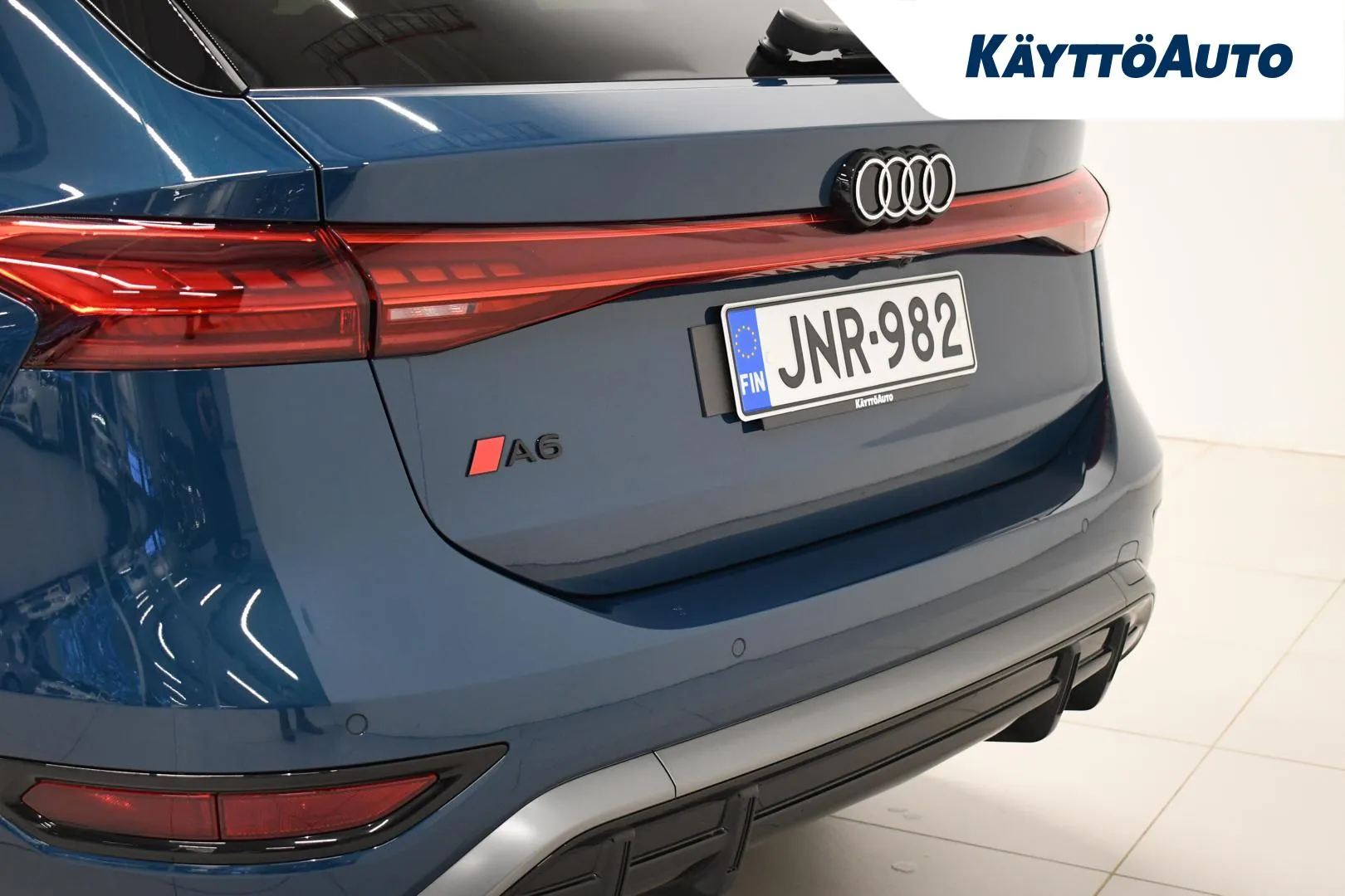 Audi e-tron JNR-982 carousel image