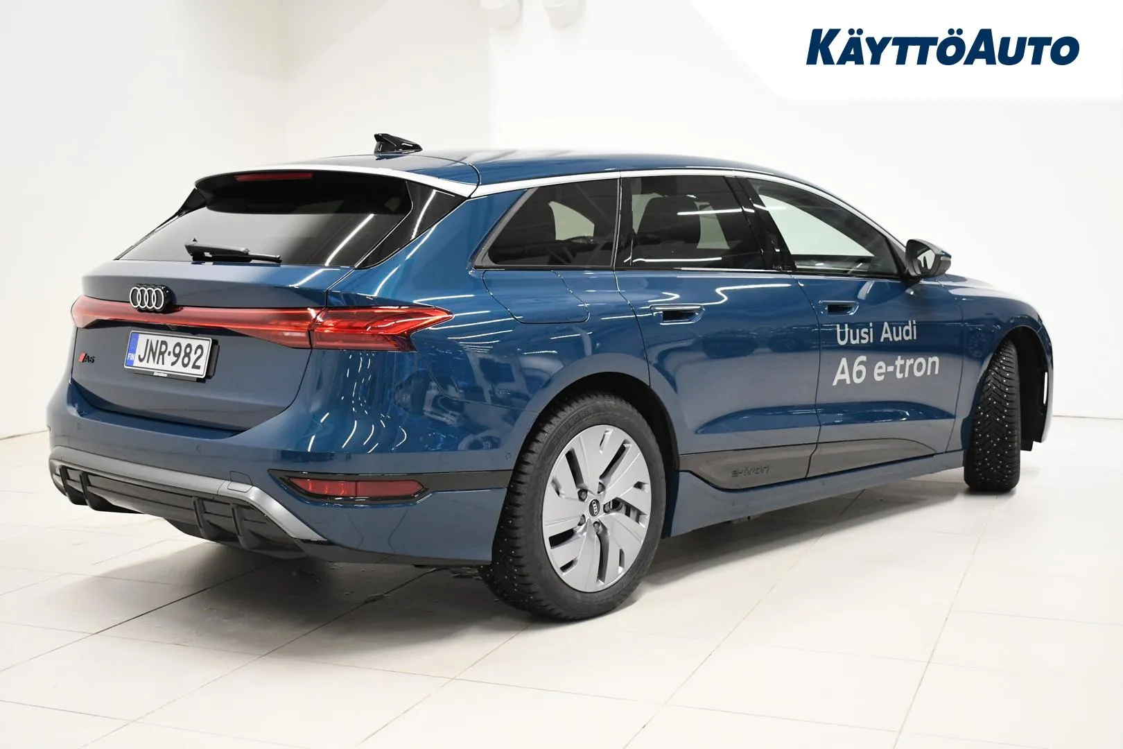 Audi e-tron JNR-982 carousel image