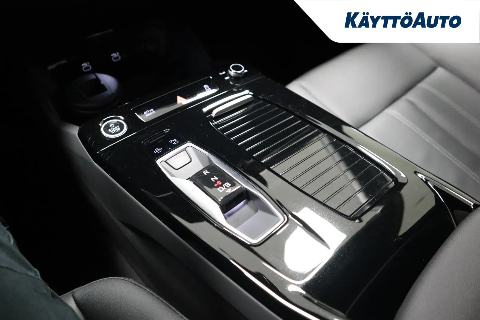 Audi A6 e-tron GRE-772 carousel image