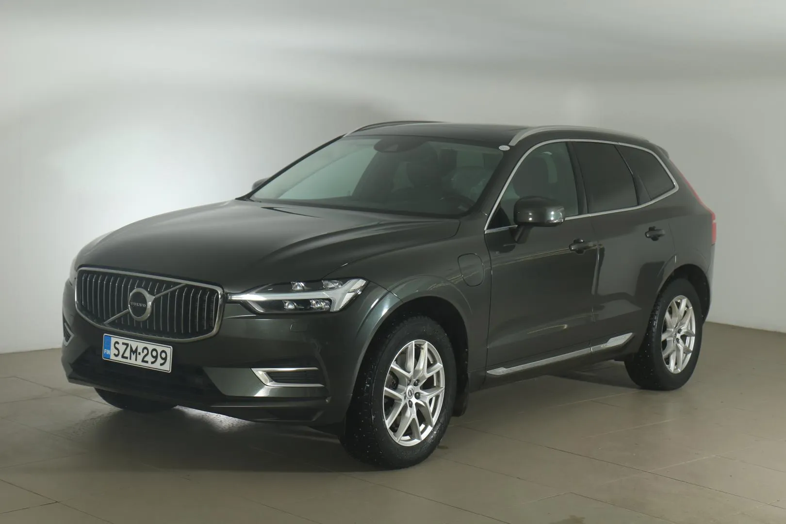 VOLVO XC60 SZM-299 carousel image