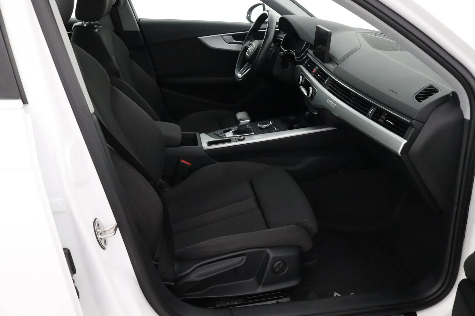 AUDI A4 allroad quattro MNP-939 carousel image