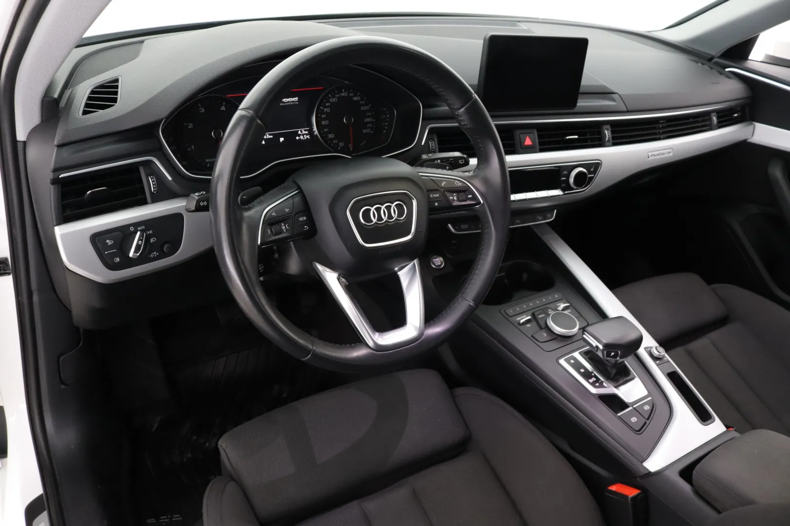 AUDI A4 allroad quattro MNP-939 carousel image