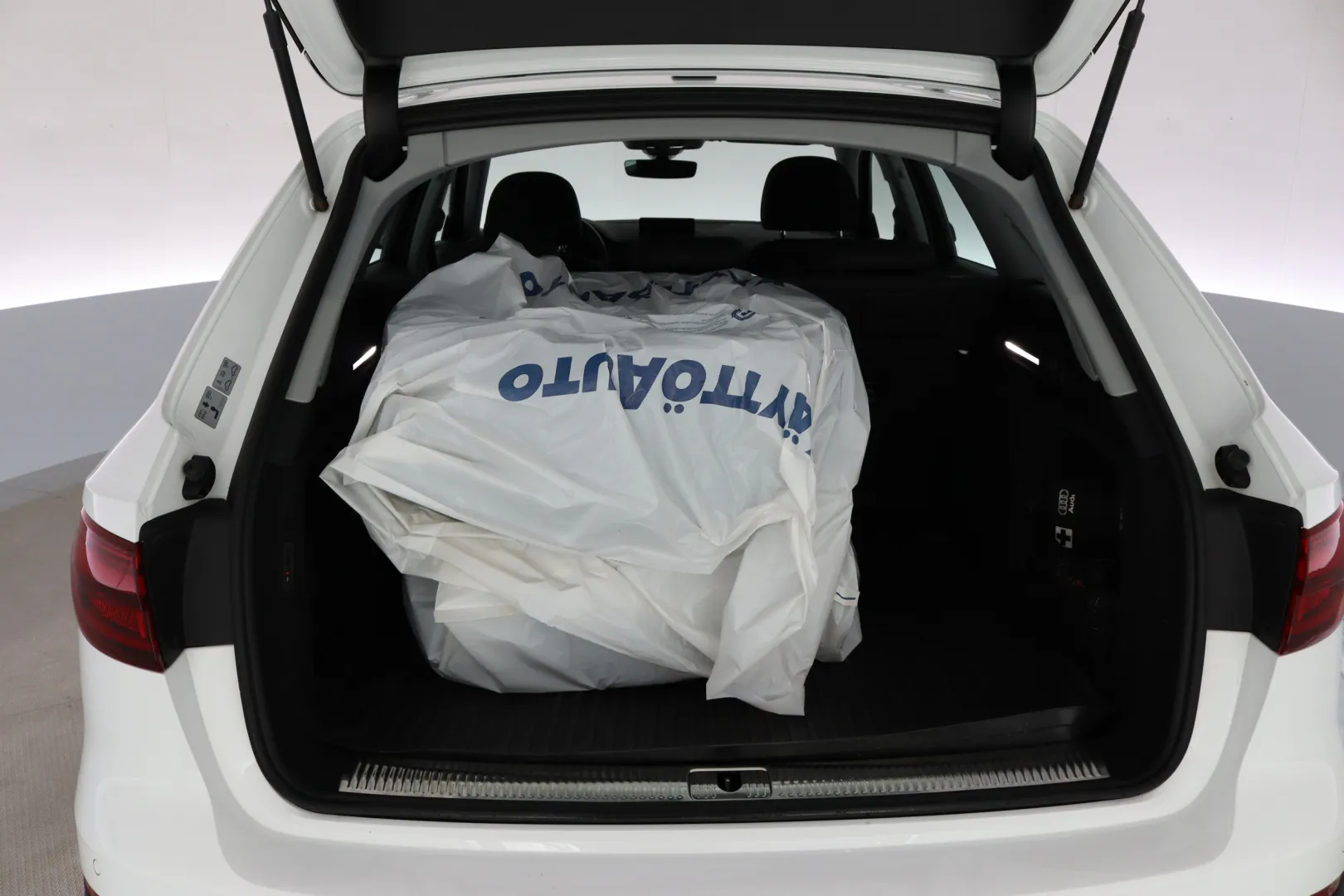 AUDI A4 allroad quattro MNP-939 carousel image