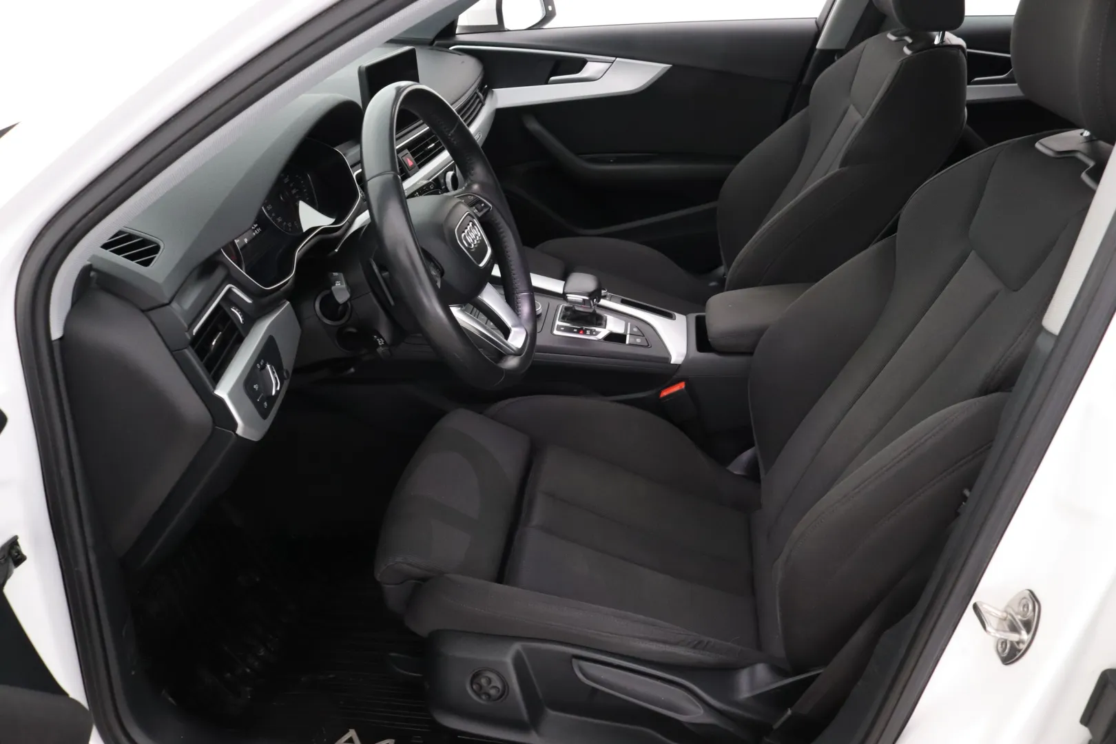 AUDI A4 allroad quattro MNP-939 carousel image