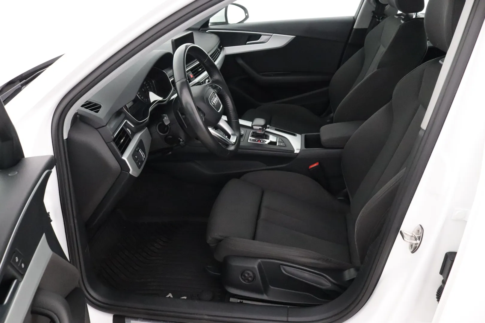 AUDI A4 allroad quattro MNP-939 carousel image