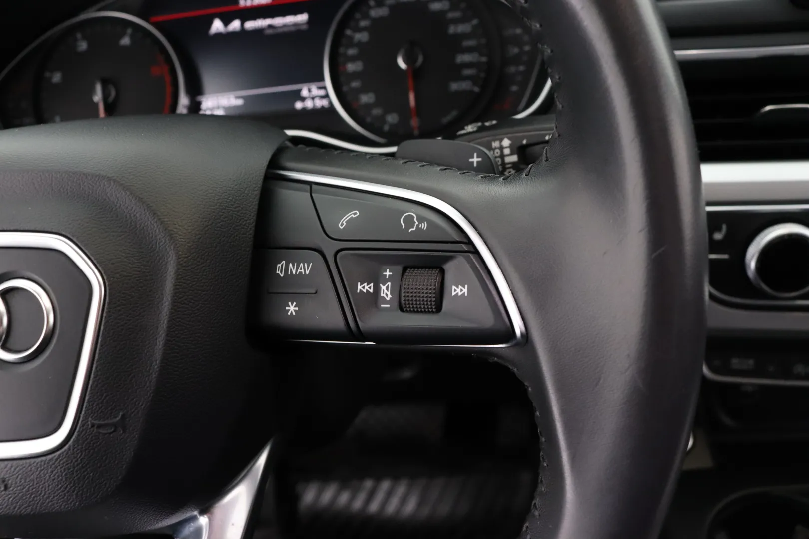 AUDI A4 allroad quattro MNP-939 carousel image