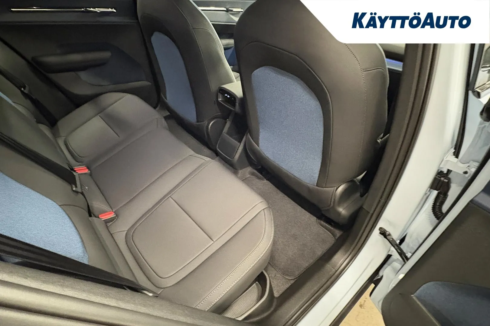 Volvo EX30 RXA-924 carousel image