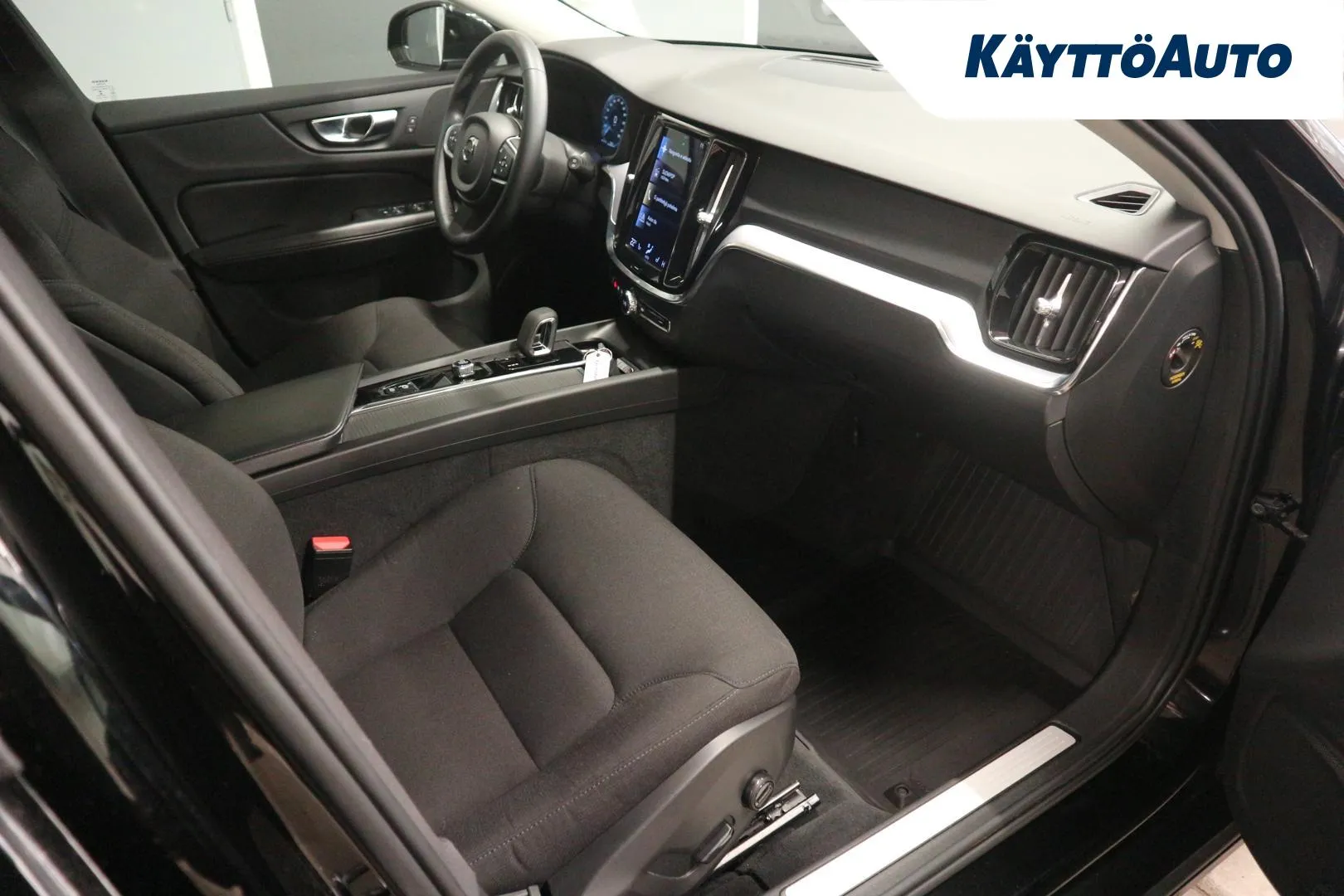 VOLVO V60 OZJ-797 carousel image