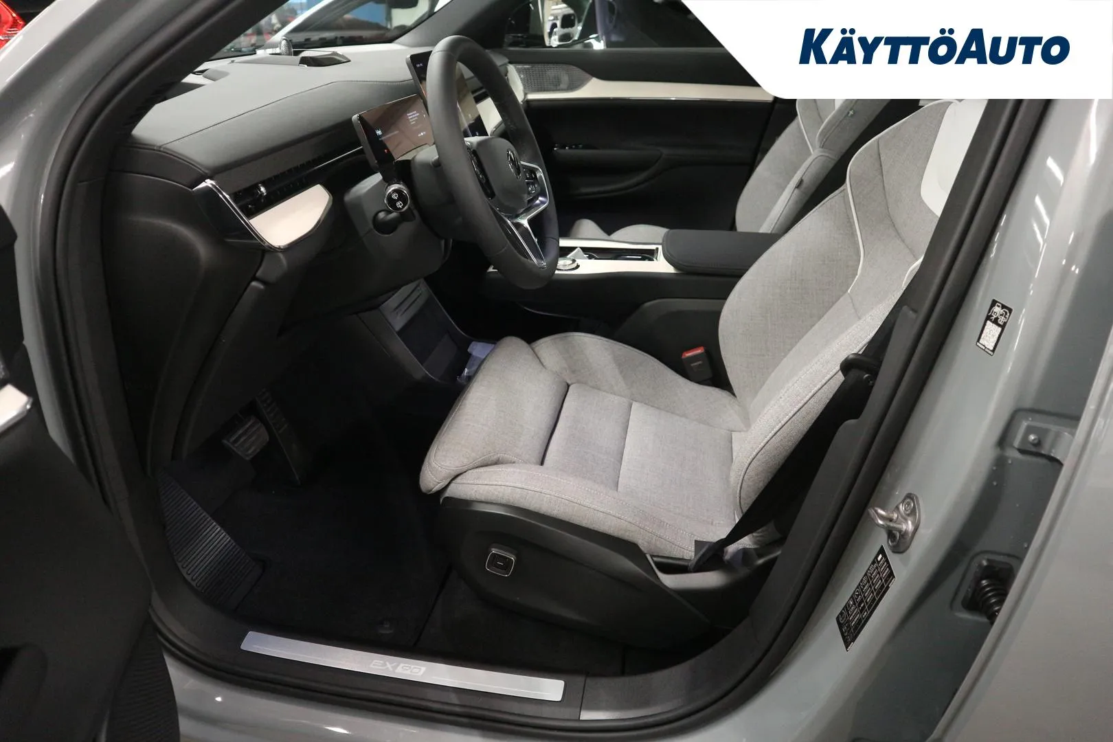 Volvo EX90 ZPH-133 carousel image