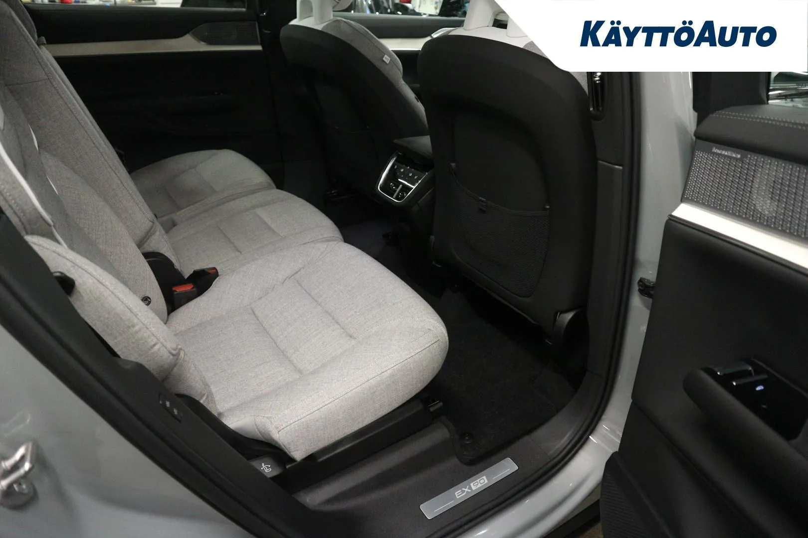 Volvo EX90 ZPH-133 carousel image