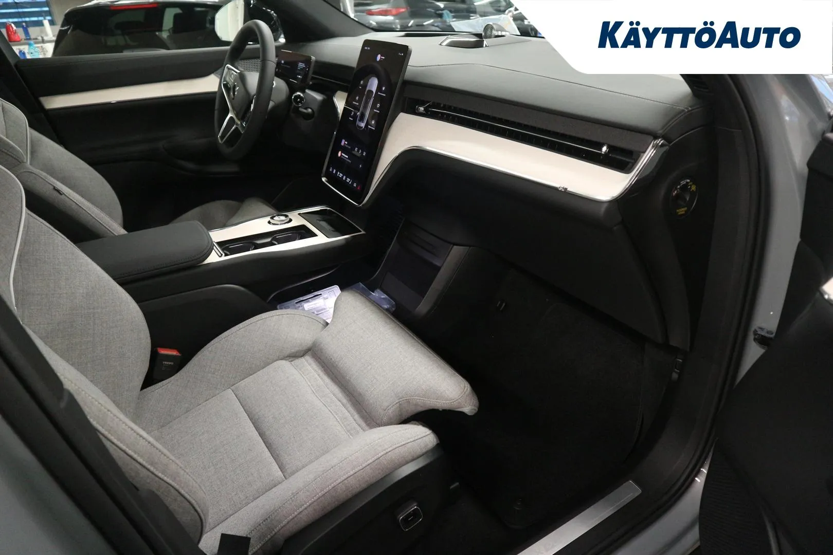 Volvo EX90 ZPH-133 carousel image